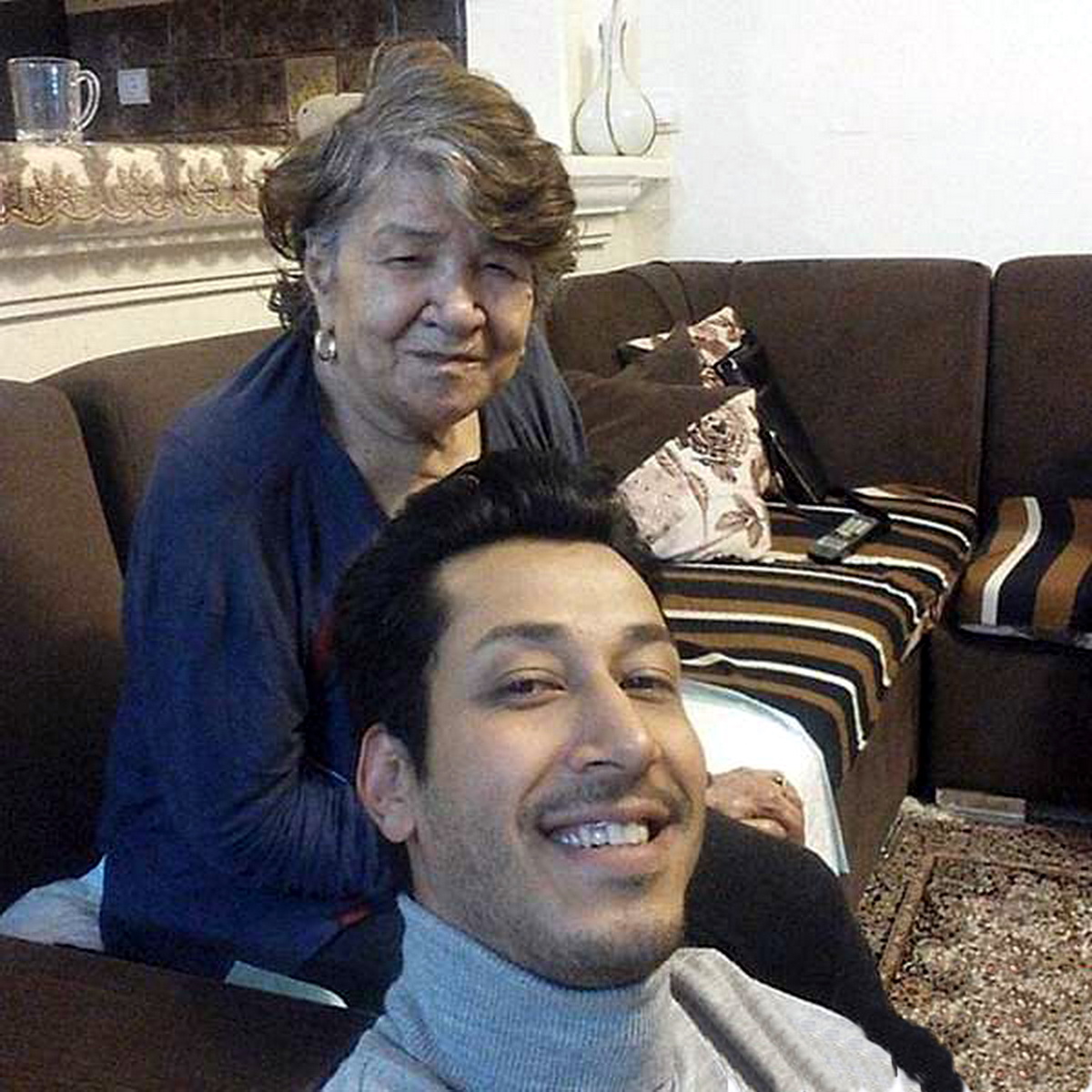 بهرام افشاری و مادر بزرگش